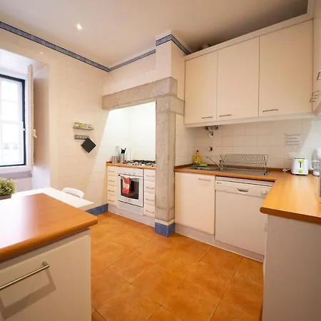 Apartmán Guestready - Modern Flat W/ Juliet Balcony