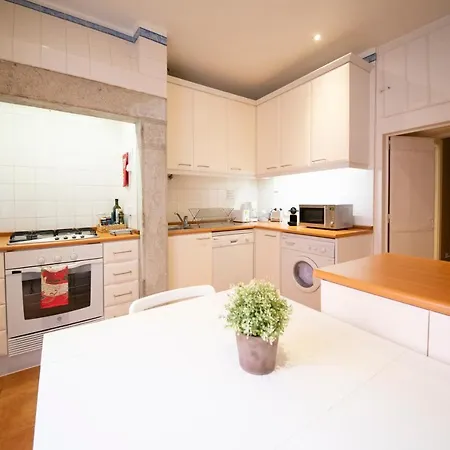 Guestready - Modern Flat W/ Juliet Balcony * Lisboa