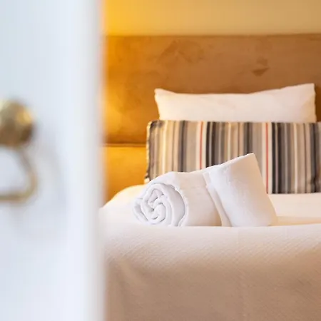 Guestready - Modern Flat W/ Juliet Balcony * Lisboa