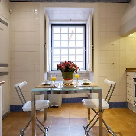 Guestready - Modern Flat W/ Juliet Balcony