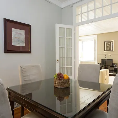 Appartement Guestready - Modern Flat W/ Juliet Balcony Lisboa